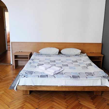 Apartment On Svobody Avenue Lviv Exteriör bild