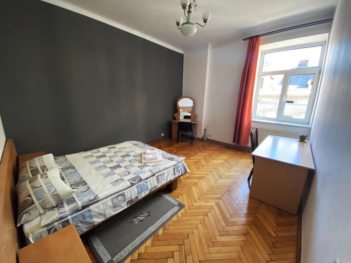 Apartment On Svobody Avenue Lviv Exteriör bild